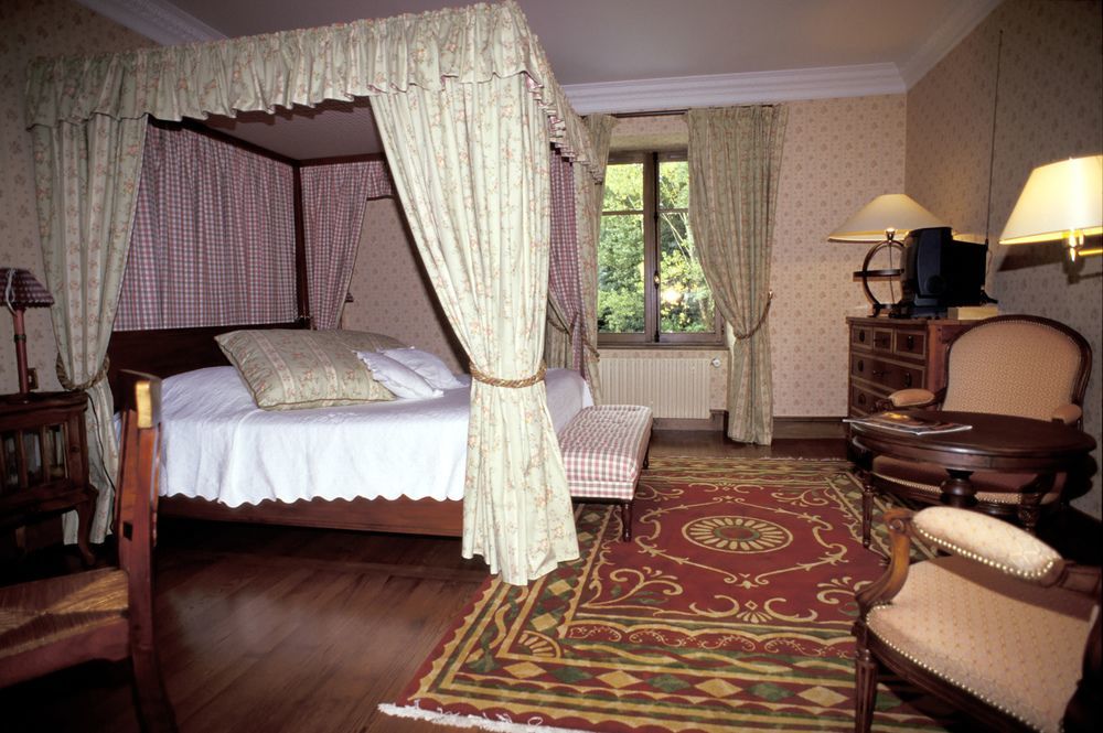 Chateau De La Tour Du Puits Hotel Coise-Saint-Jean-Pied-Gauthier Room photo